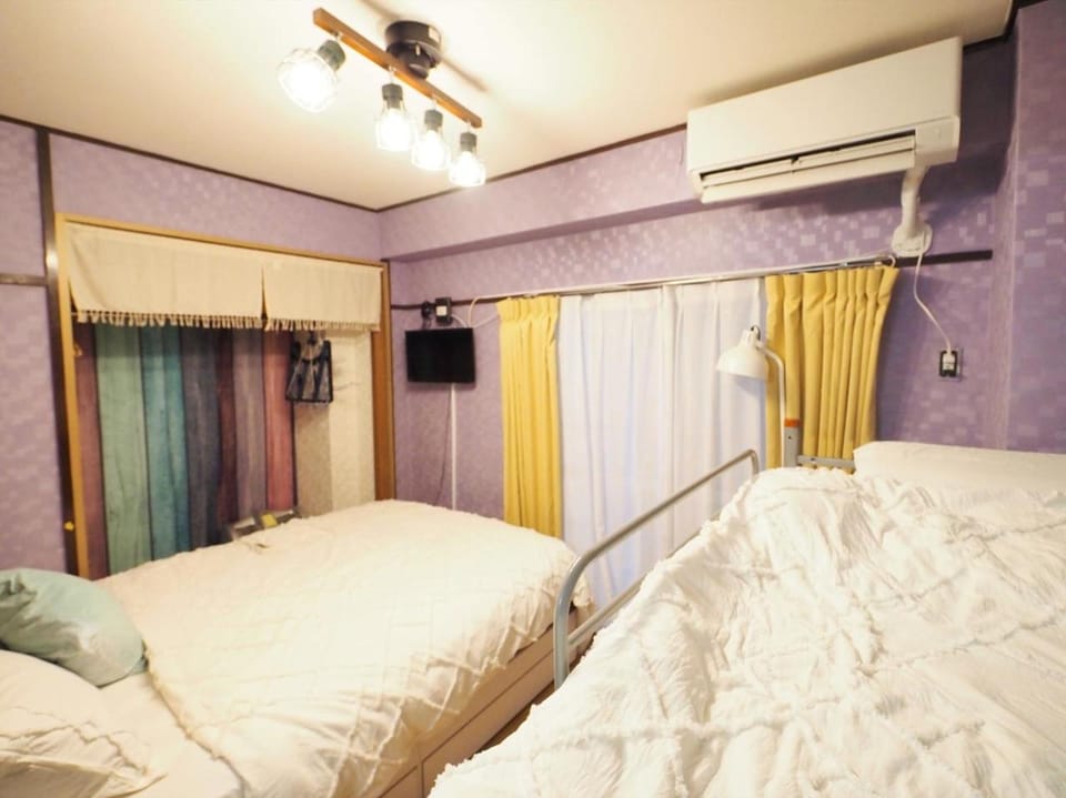 Bedroom, air conditioner