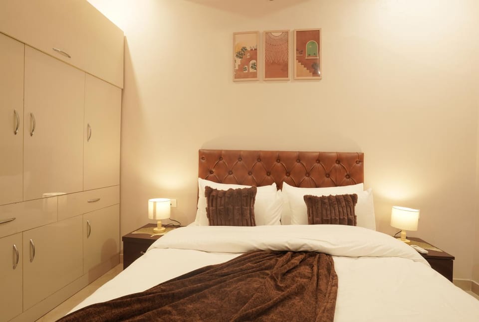 Bed, Photo of the whole room, Bedroom, wardrobe