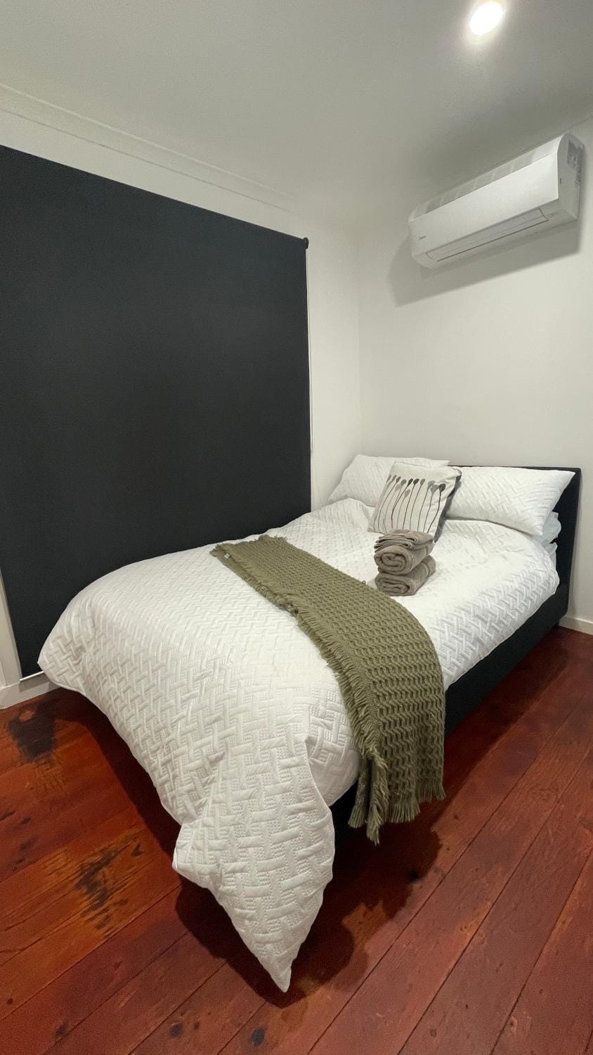Donvale House 15KM to CBD 3 Bed rooms House in Melbourne