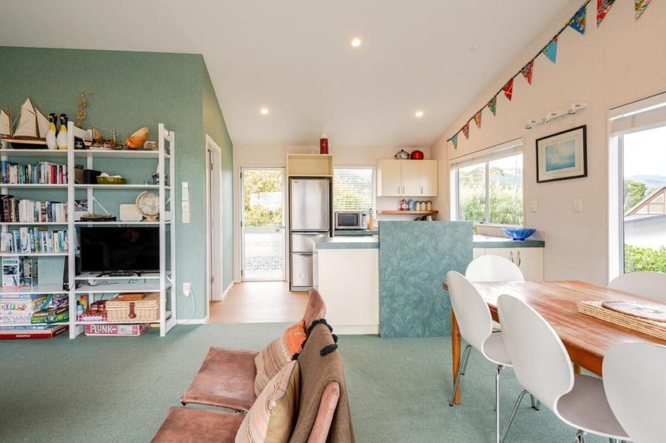 Sea View Batch House in Tasman District, Tasman, New Zealand