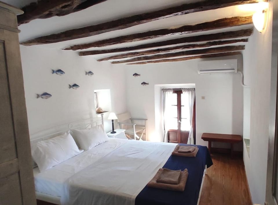 Kastro Gate Sea View House Sifnos Apartment in Milos