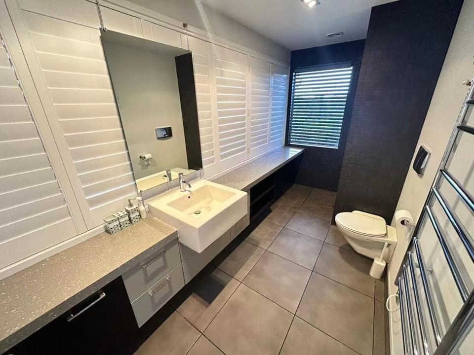 Verve Cliff, A hidden sanctuary above the waves Villa in Auckland