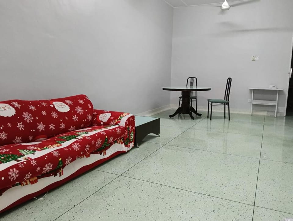 Aplus Homestay Kluang A嘉民宿 House in Johor