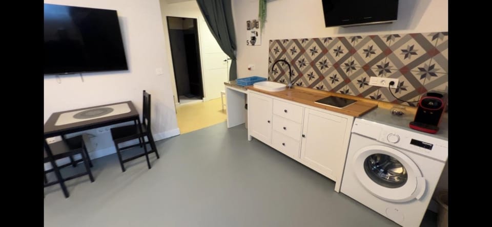 Avignon, VUT-47-445 Apartment in Valladolid