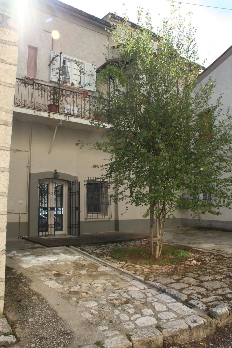 Facade/entrance