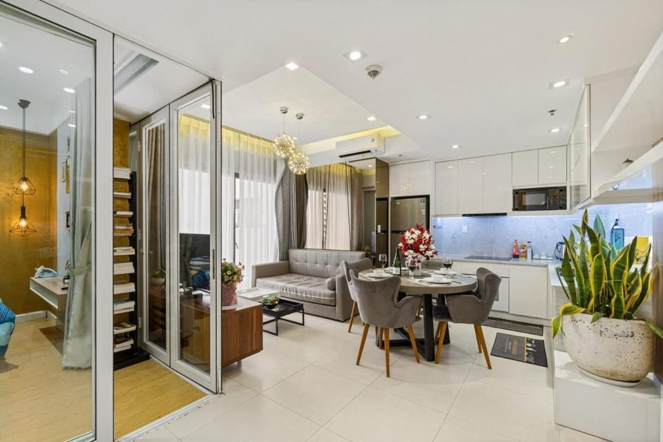 Beautiful Landmark View 2BR - Masteri ThaoDien T1 Apartment in Ho Chi Minh City
