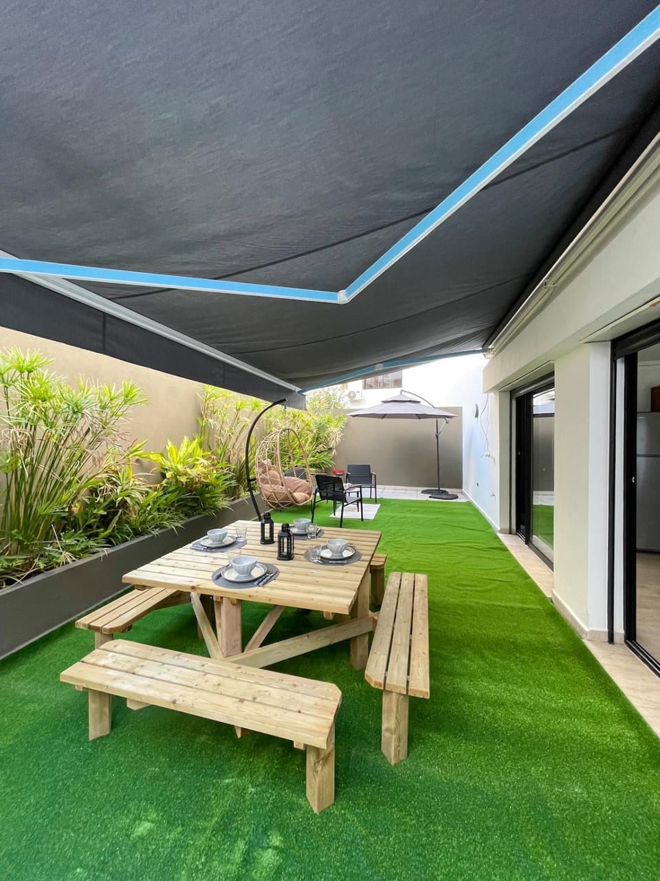 Patio, BBQ facilities, Seating area, Dining area