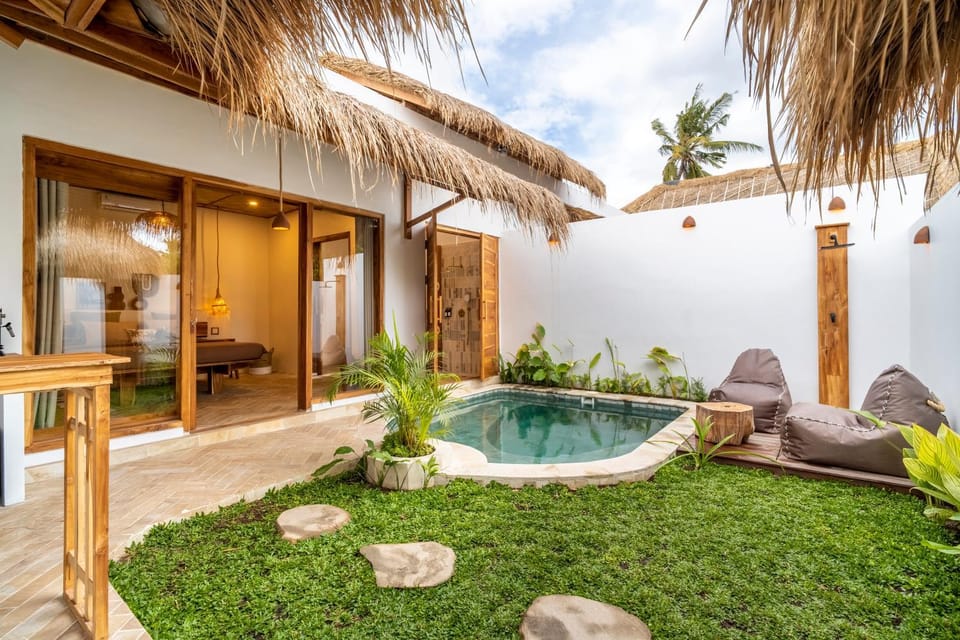 Shower, Property building, Bed, View (from property/room), Bedroom, Pool view, Pool view, Swimming pool