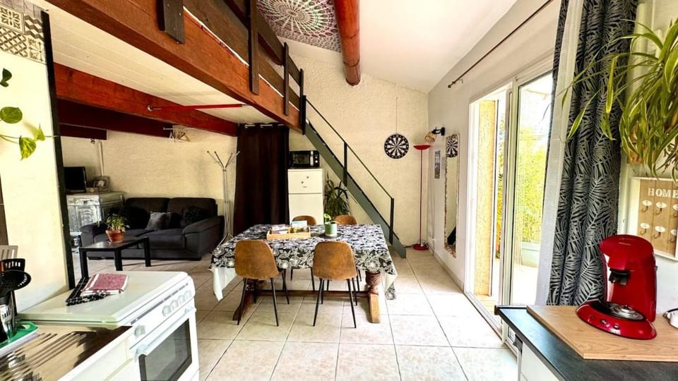 loft, air conditioning, garden, optional jacuzzi, barbecue House in Lunel