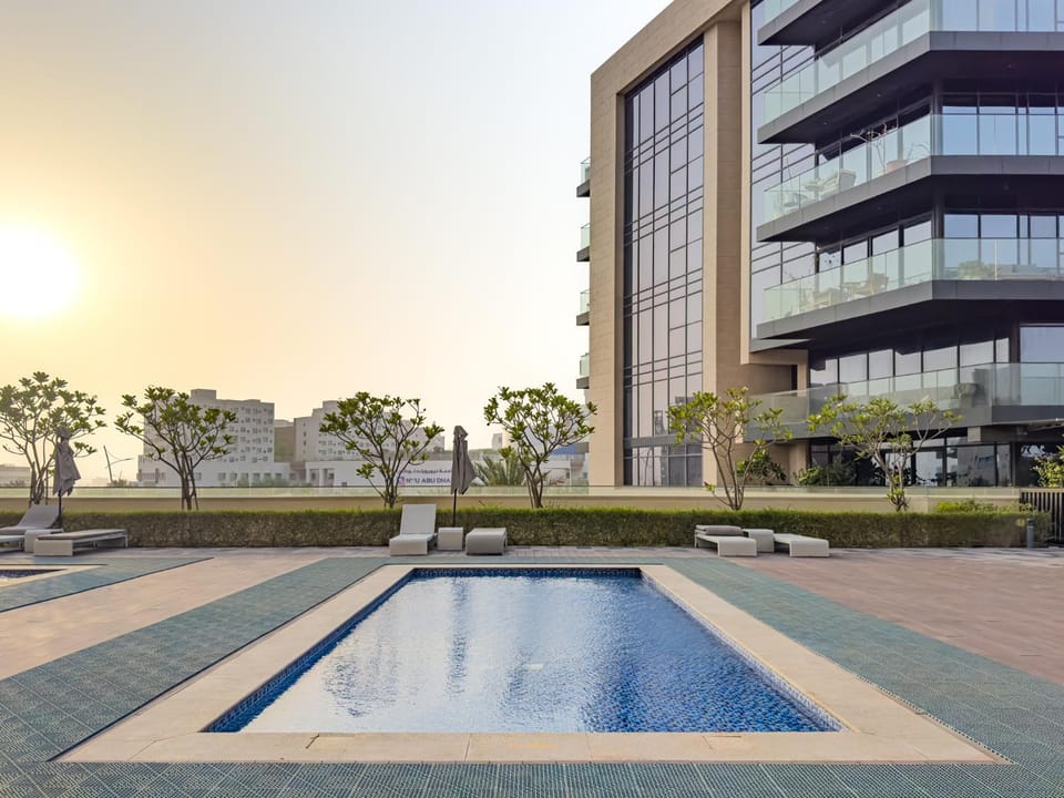Premium - Big Studio with Balcony - Near to NYU University and Saadiyat Cultural District - Designer's Choice Apartment in Abu Dhabi