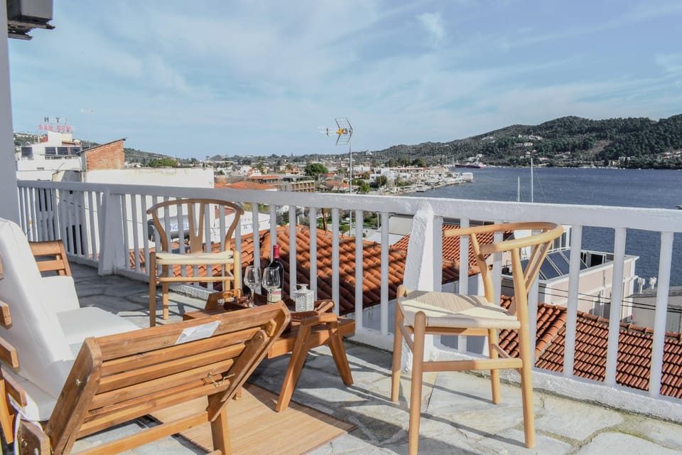 Sea Breeze Apartment in Skiathos