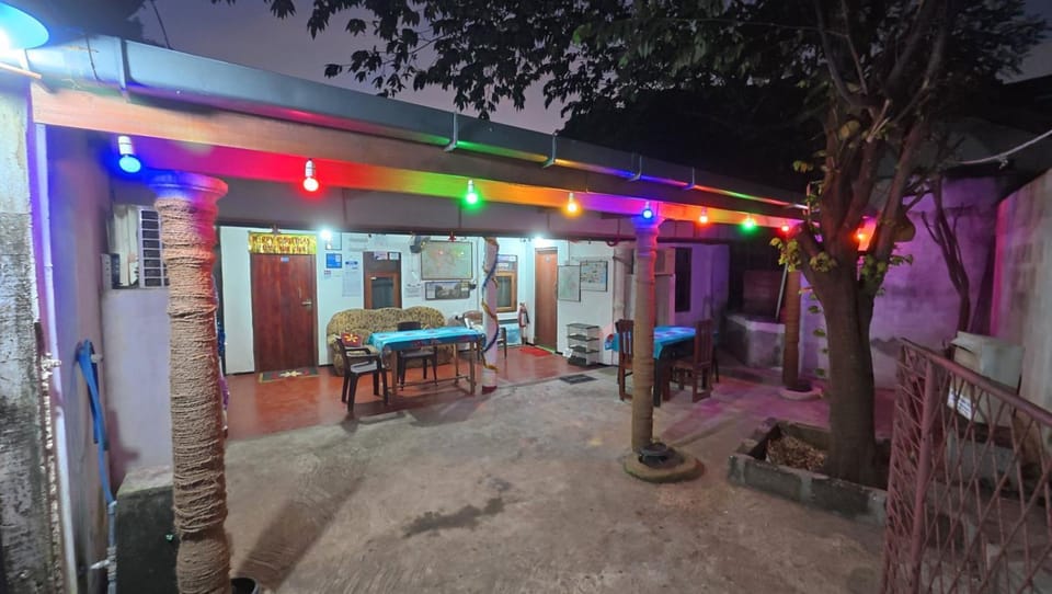 Meera House & Tourist Inn Bed and Breakfast in Sri Lanka