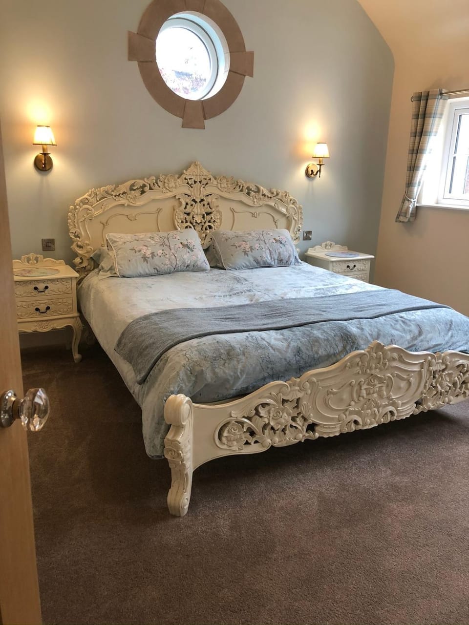 Repton Cottage in the Heart of the Village House in South Derbyshire District