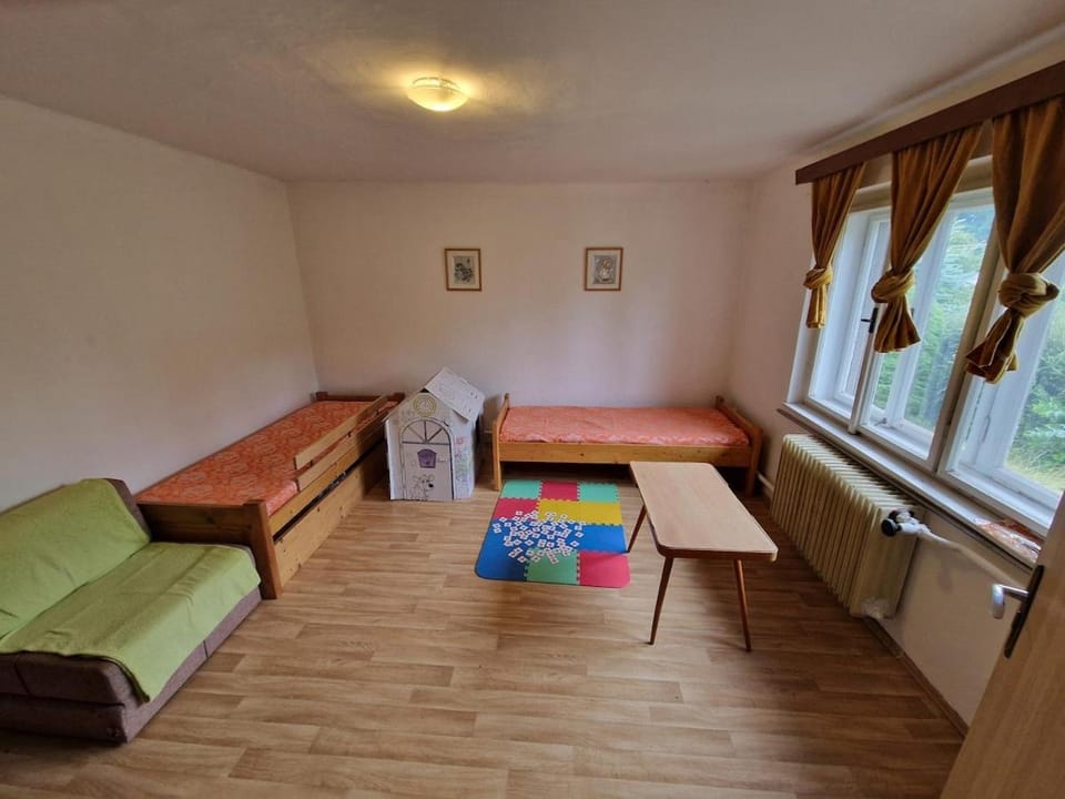 Rodinný dům se zahradou a ohništěm House in Lower Silesian Voivodeship