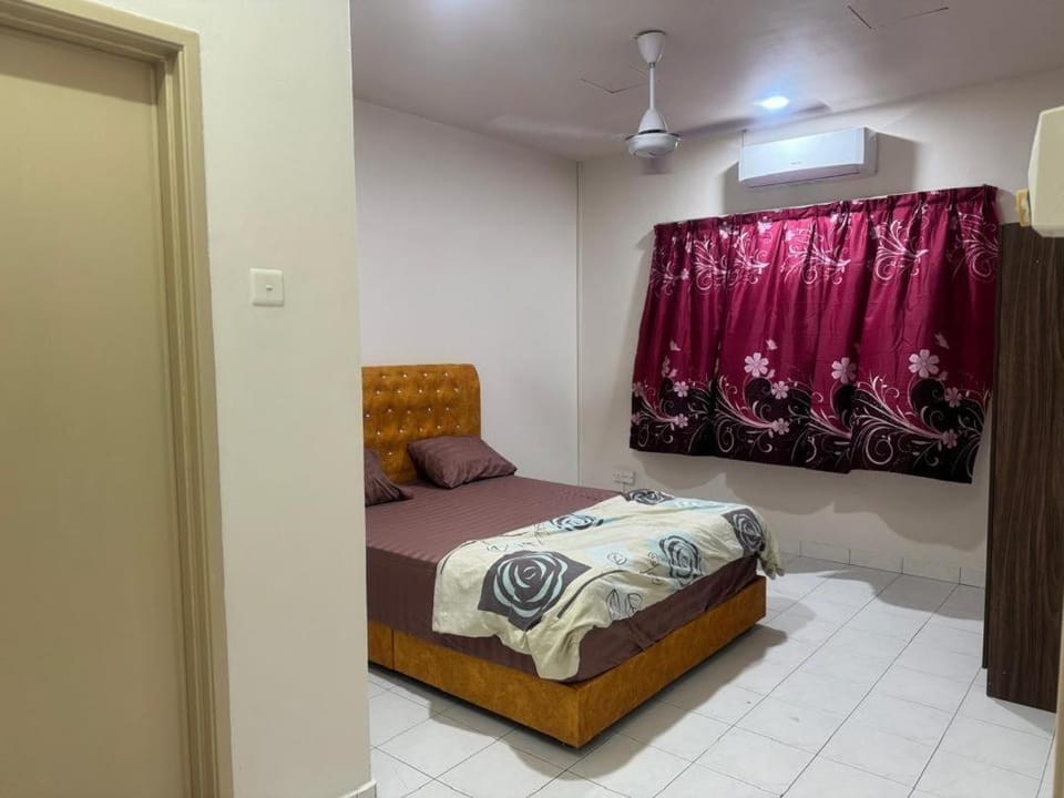 FamilyHomeStay TamanMolek 10Pax House in Johor Bahru