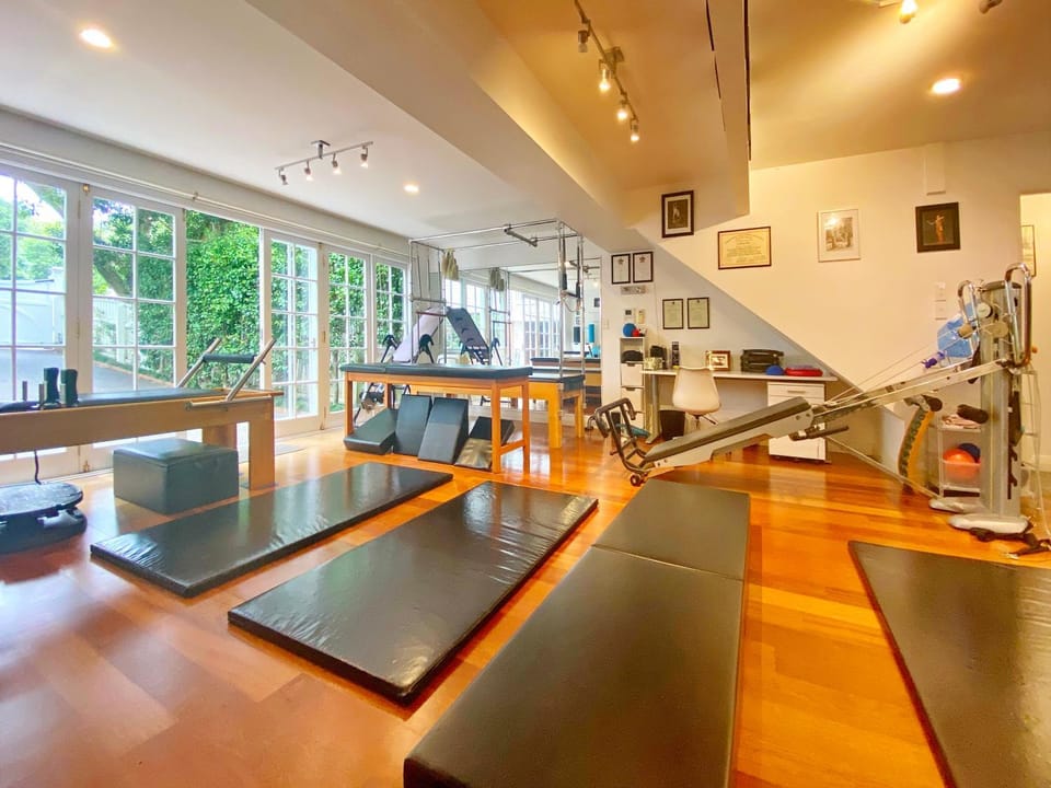 Cornwall Park Luxe Retreat with Pool Gym Cinema Villa in Auckland