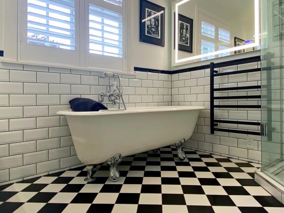 Cornwall Park Luxe Retreat with Pool Gym Cinema Villa in Auckland