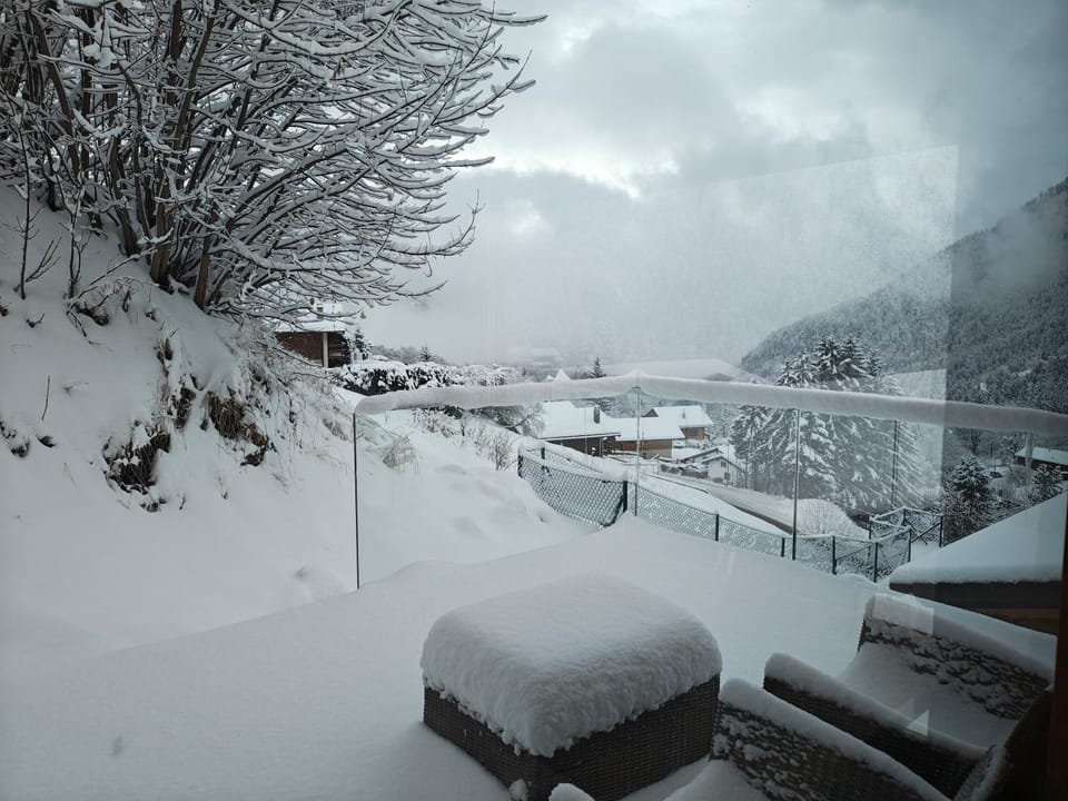 Chalet l'O - Charm and Modernity Chalet in Canton of Vaud