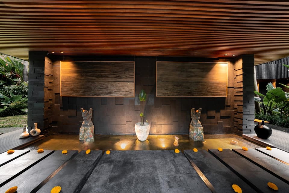 Facade/entrance, Day