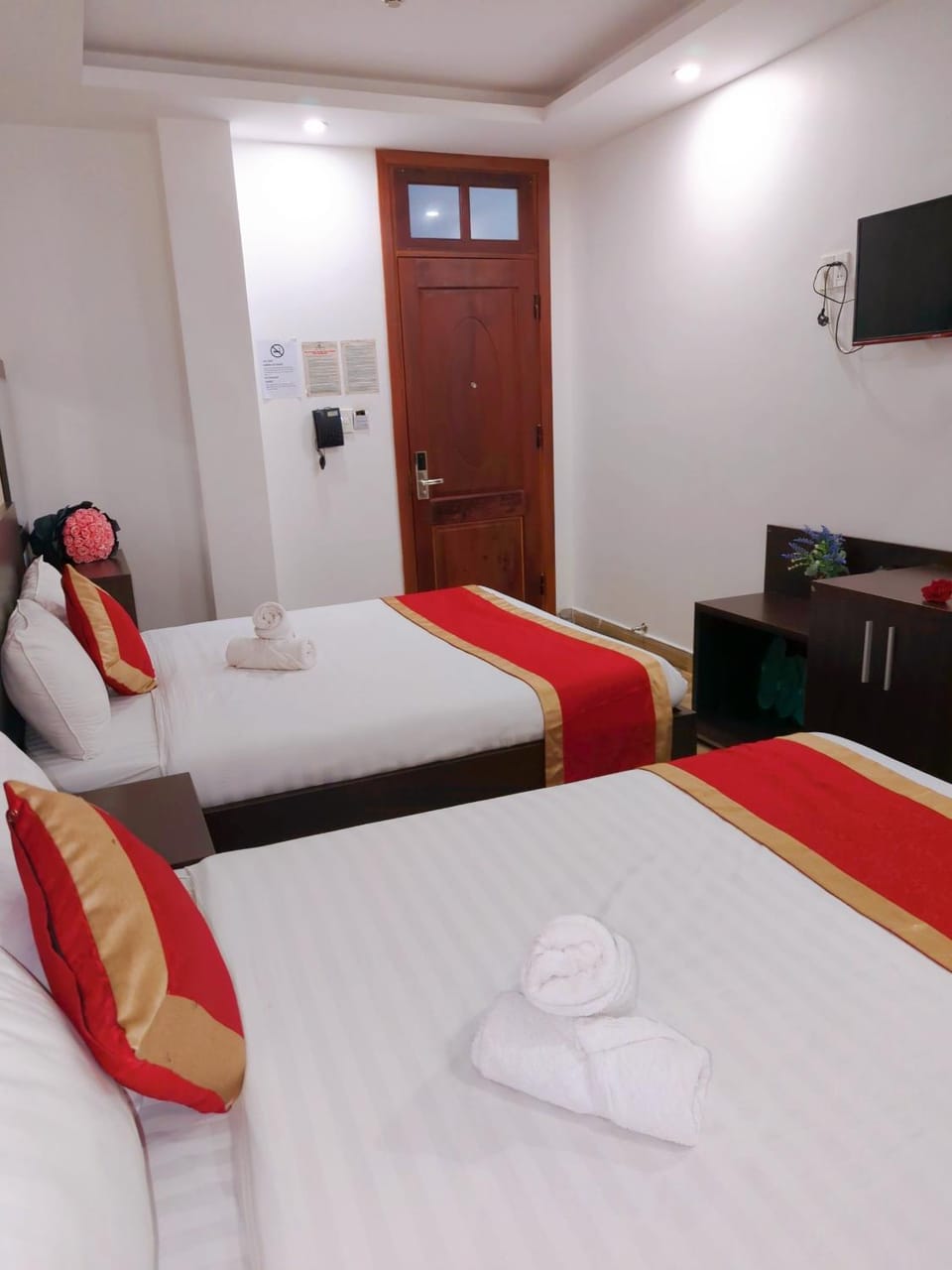 Bed, TV and multimedia, Coffee/tea facilities, Photo of the whole room, Bedroom, towels
