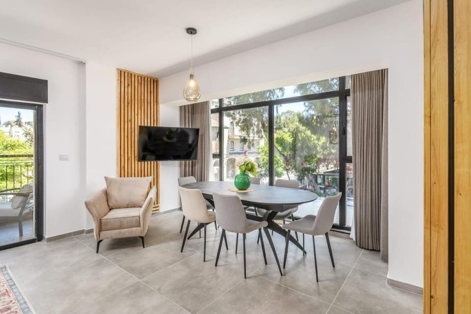 Luxurious 3Bedroom Apartment Emek Refaim Jerusalem Apartment in Jerusalem