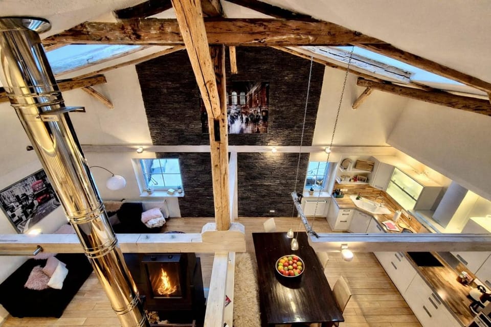 TV and multimedia, Kitchen or kitchenette, Living room, Seating area, fireplace
