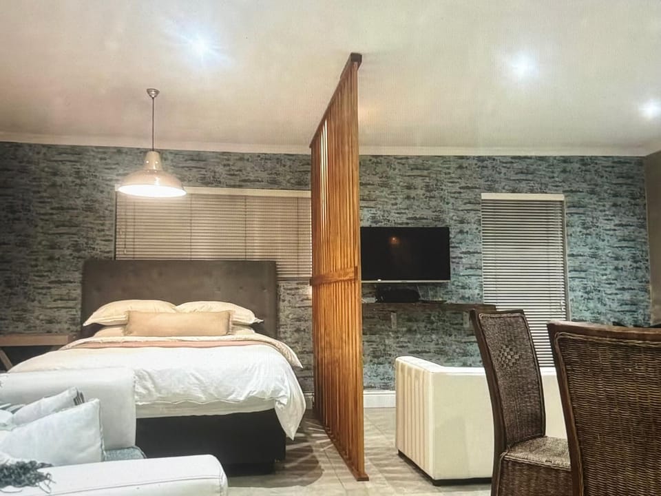 HideAway Gateway Apartment in Camps Bay