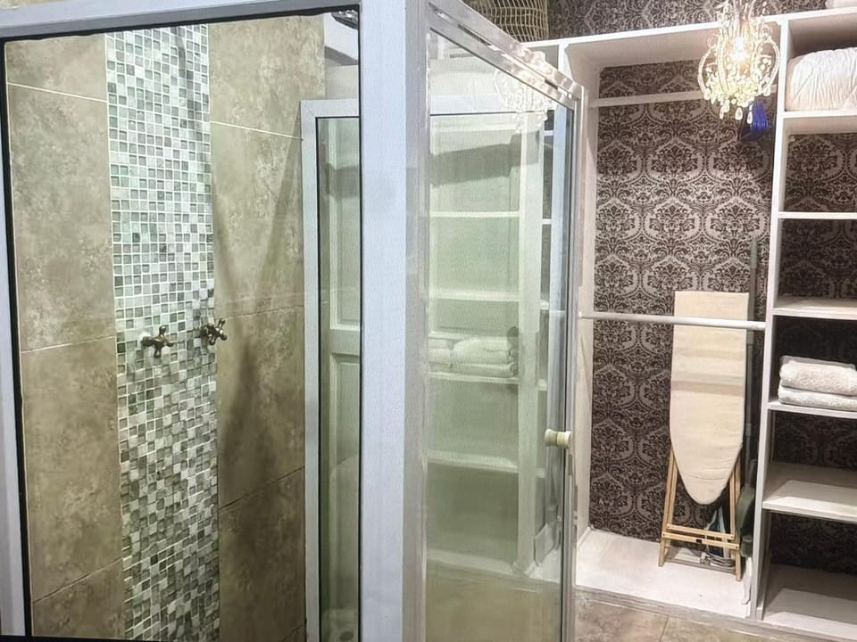 HideAway Gateway Apartment in Camps Bay