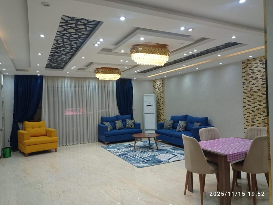 شقة في المهندسين امام نادي الزمالك 3غرفة 3حمام Apartment in Egypt
