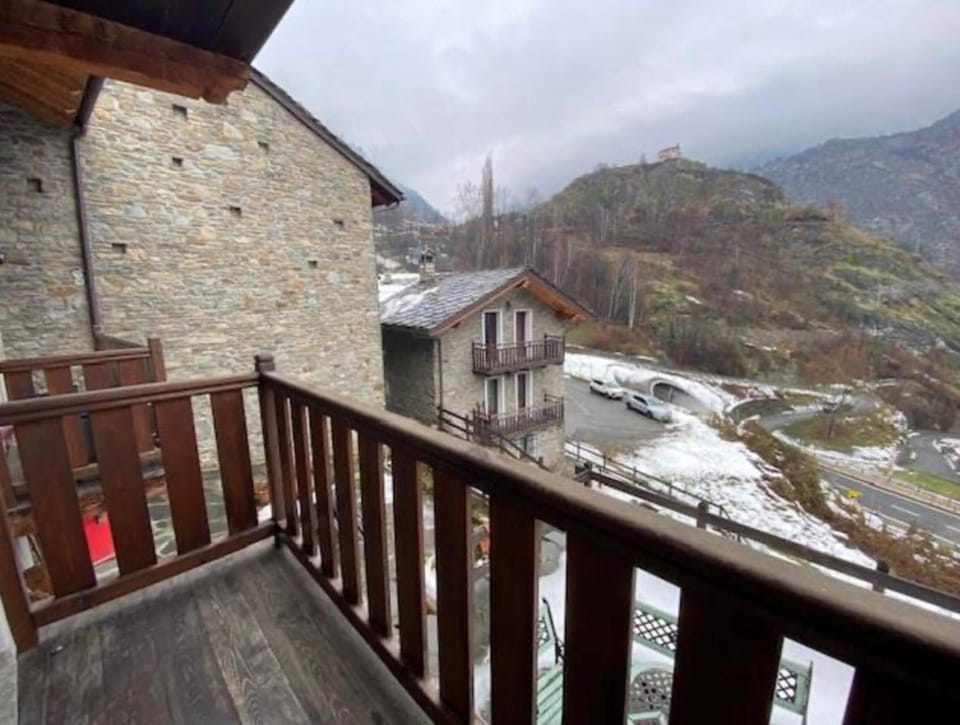 Natural landscape, Balcony/Terrace, Mountain view