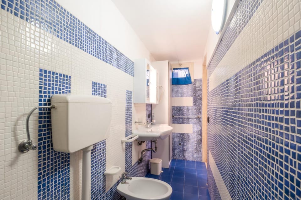 Bathroom, Living room