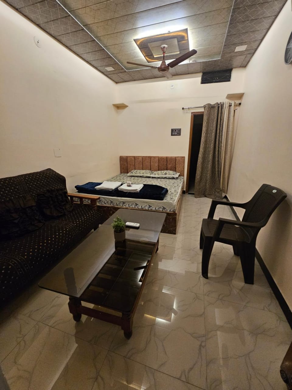 Bed, Living room, Dining area, air conditioner