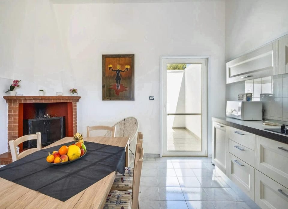 Property building, Kitchen or kitchenette, Living room