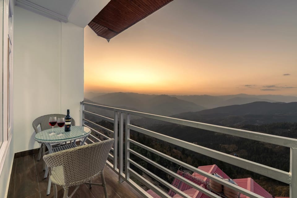 Natural landscape, View (from property/room), Balcony/Terrace, Balcony/Terrace, Mountain view, Sunrise