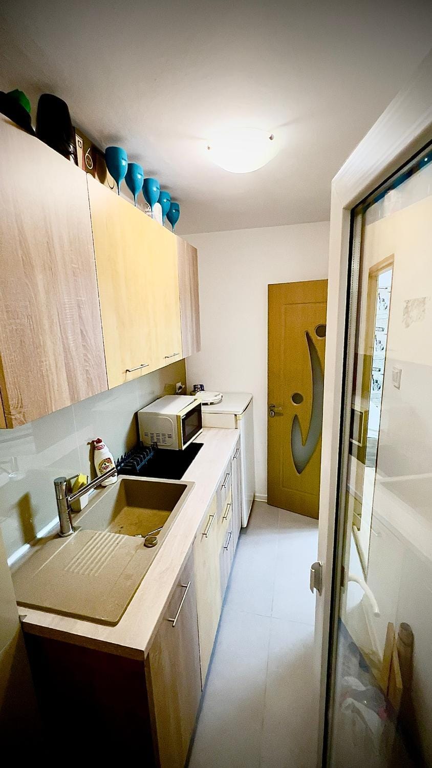 microwave, kitchen