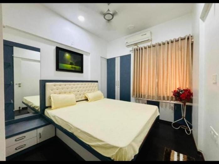 Bed, Photo of the whole room, Bedroom, air conditioner