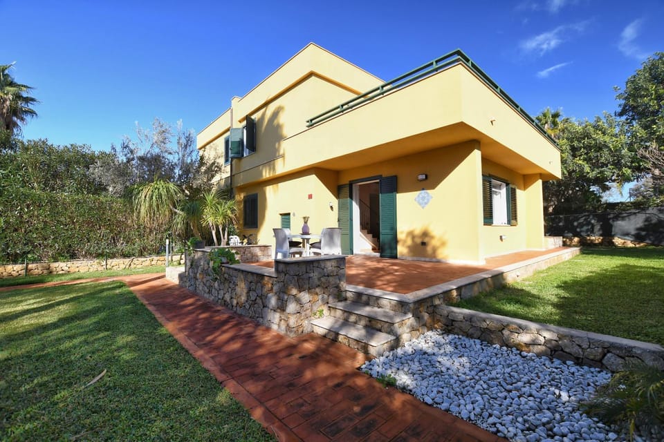 Property building, Garden, Garden view