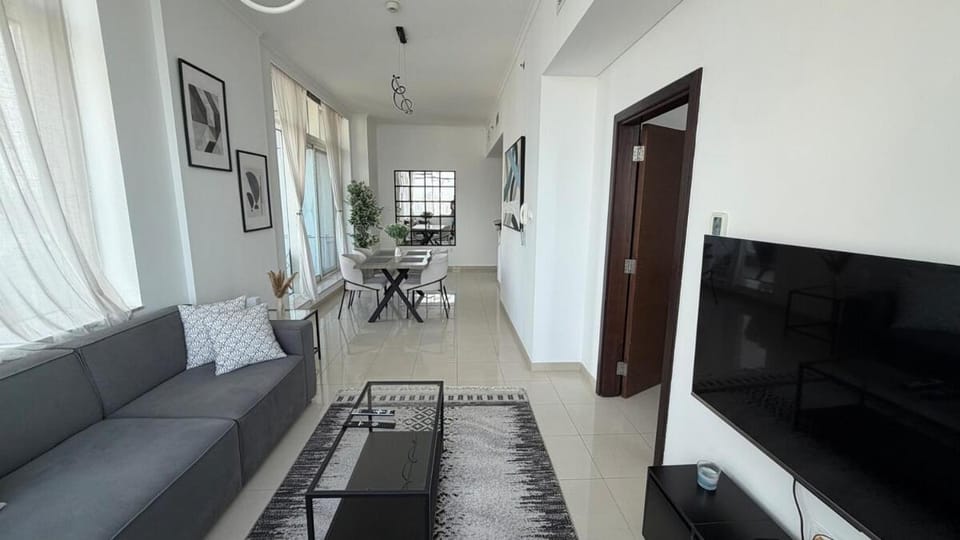 Stunning 1-Bedroom Apartment in Botanica Tower Apartment in Dubai