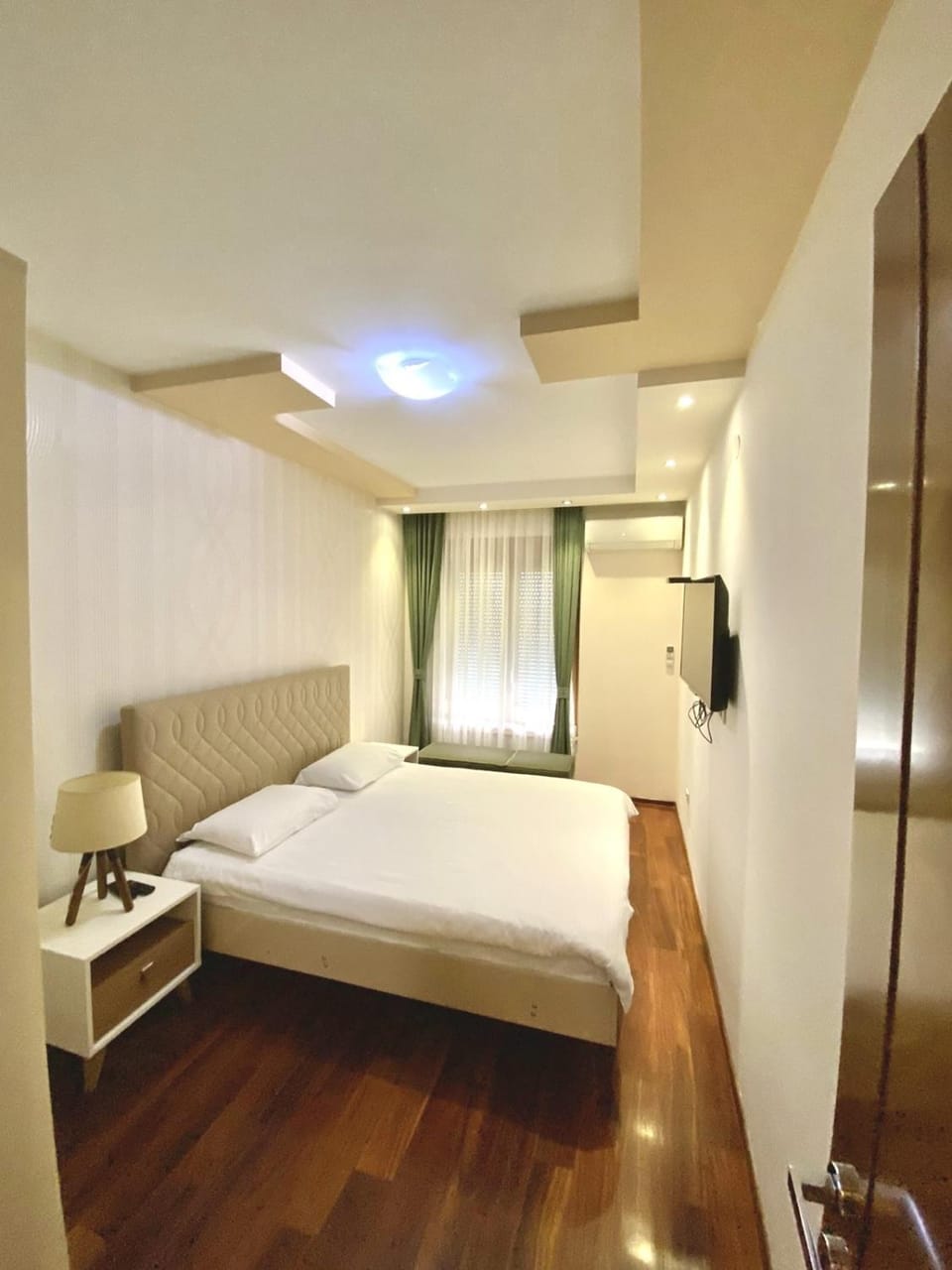 TV and multimedia, Balcony/Terrace, Bedroom, City view, internet