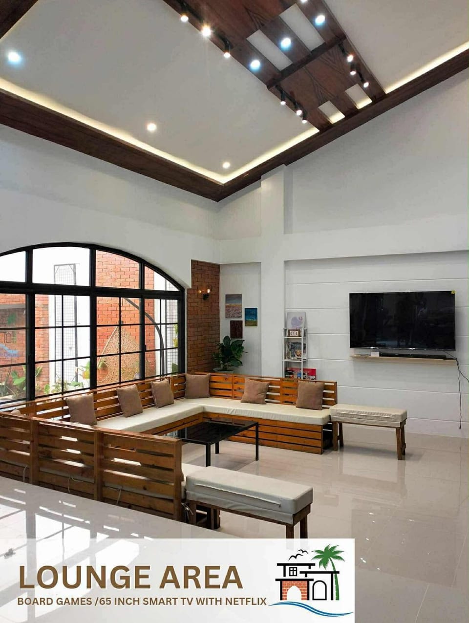 Communal lounge/ TV room, Living room, Text overlay