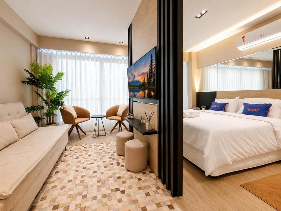 Bed, TV and multimedia, Living room, Photo of the whole room, Seating area, Bedroom