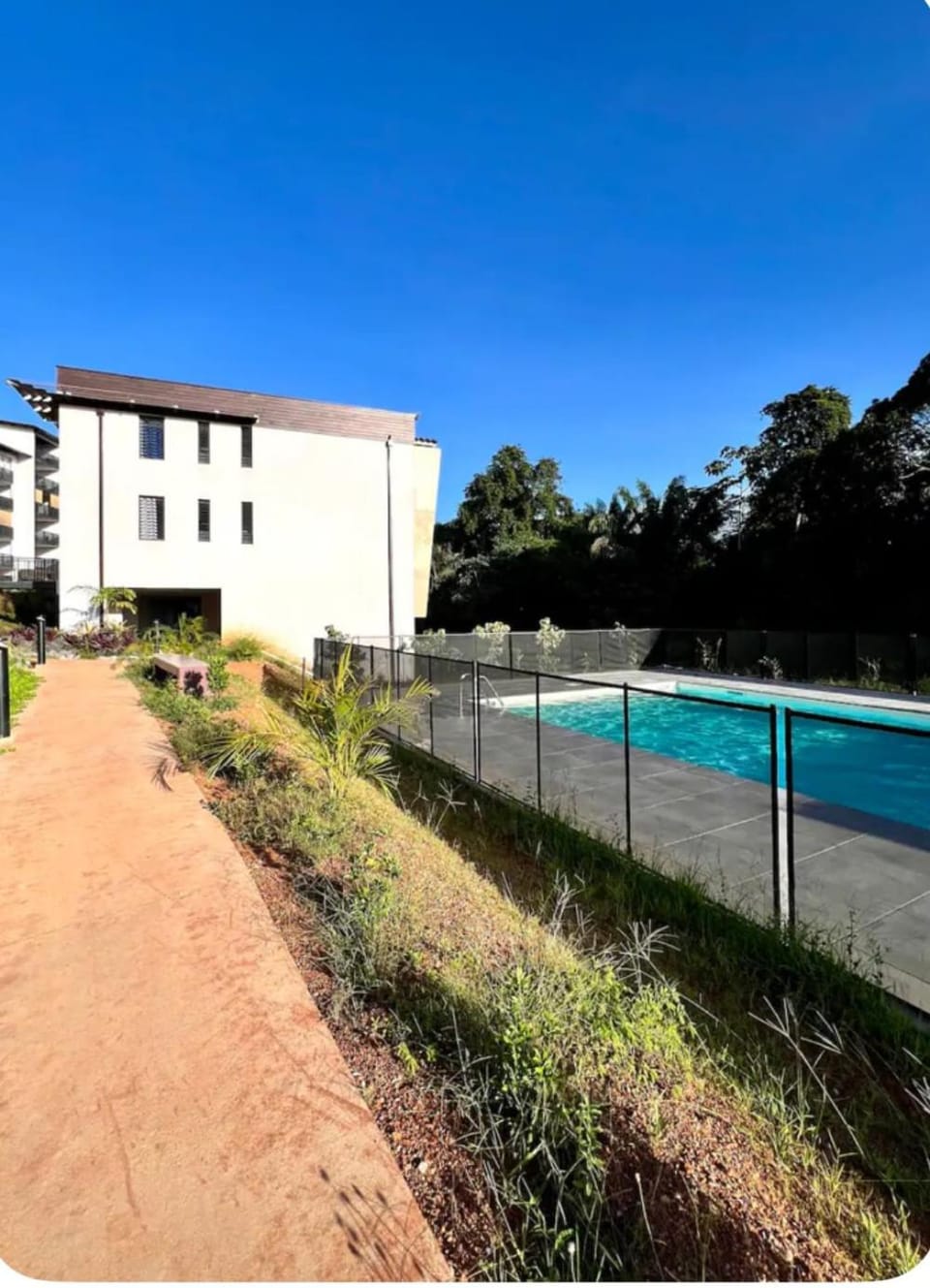Property building, Day, Pool view, Swimming pool, Swimming pool