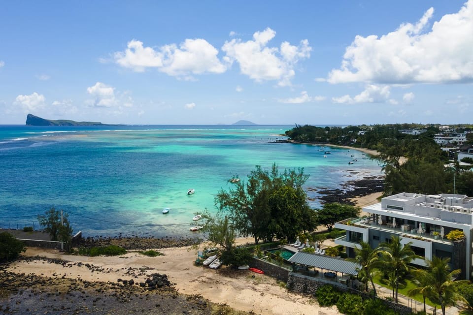Property building, Beach, Sea view, Swimming pool