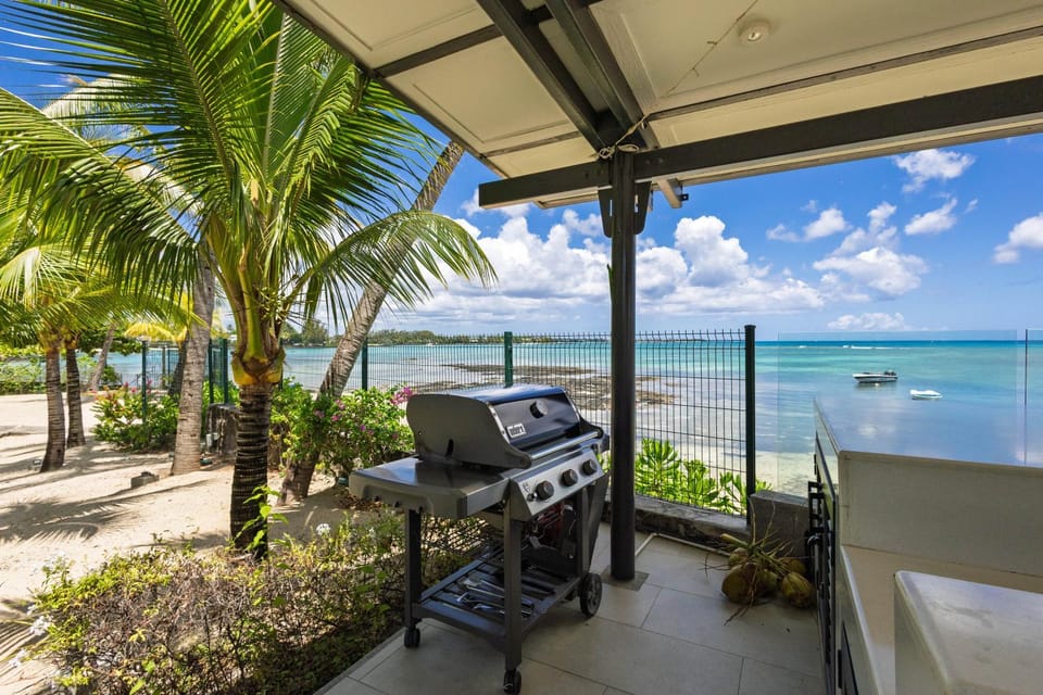 Patio, Day, Natural landscape, BBQ facilities, View (from property/room), Balcony/Terrace, Beach, Sea view