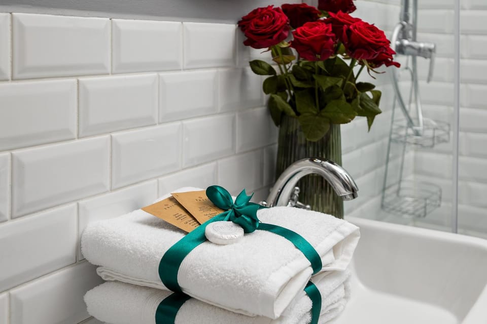 Bathroom, towels