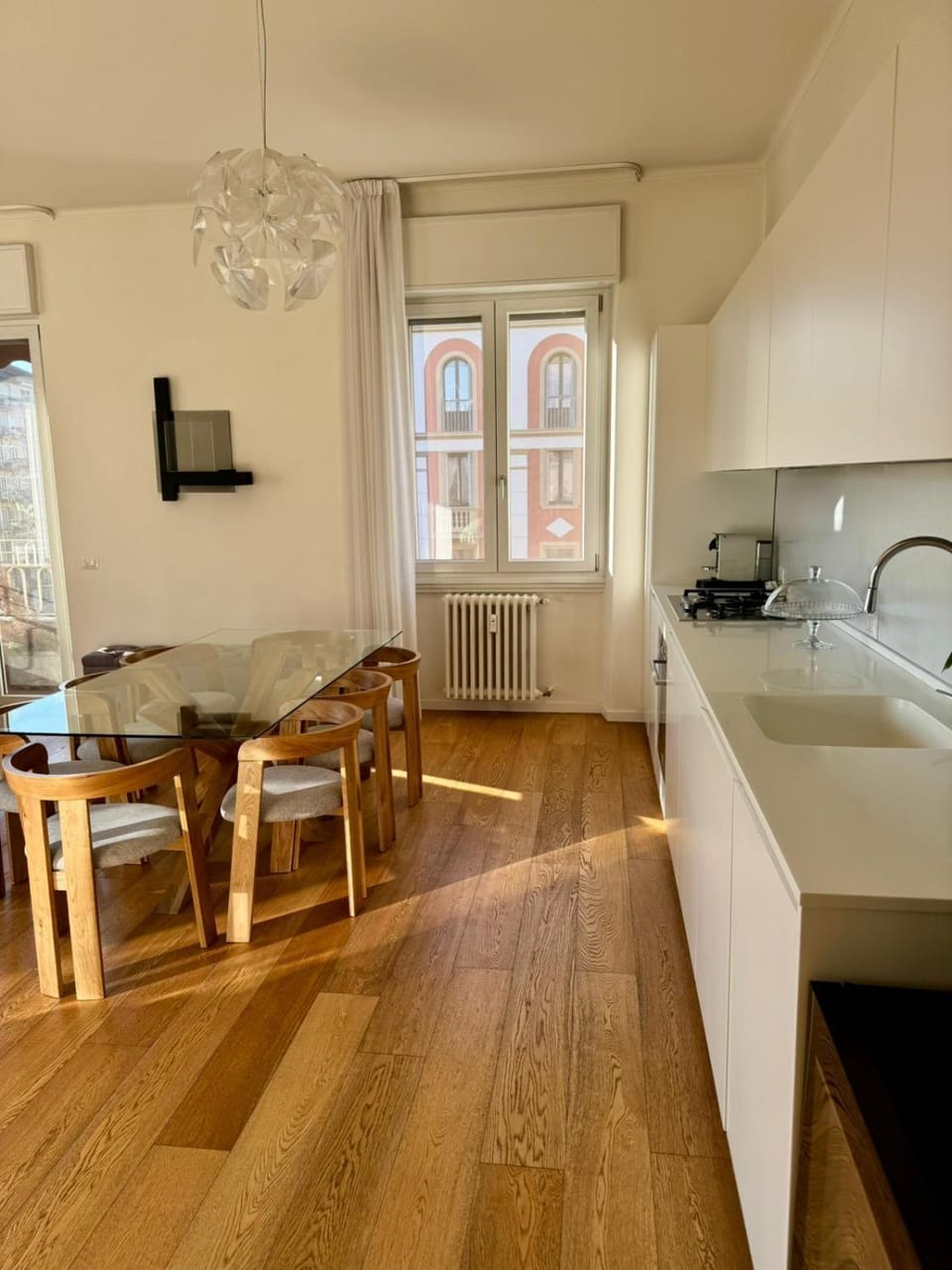 Dining area, kitchen