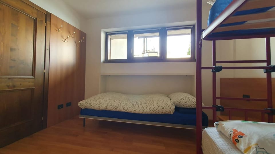 Bed, Bedroom, bunk bed