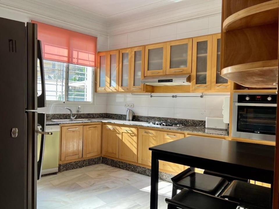 Kitchen or kitchenette, Dining area, dishwasher, oven, stove