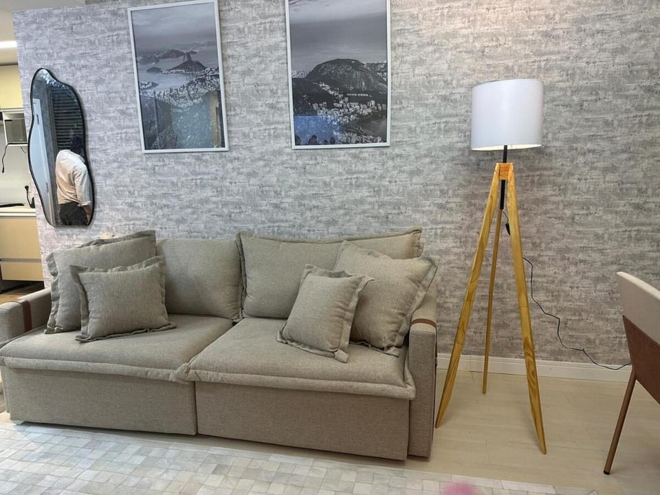 Beachfront Resort 2 Bedrooms 7 Guests - avenida Lúcio Costa - ideal para famílias e grupo de amigos Apartment in Rio de Janeiro