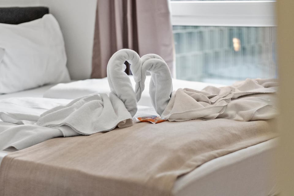 Bed, Photo of the whole room, Bedroom, towels